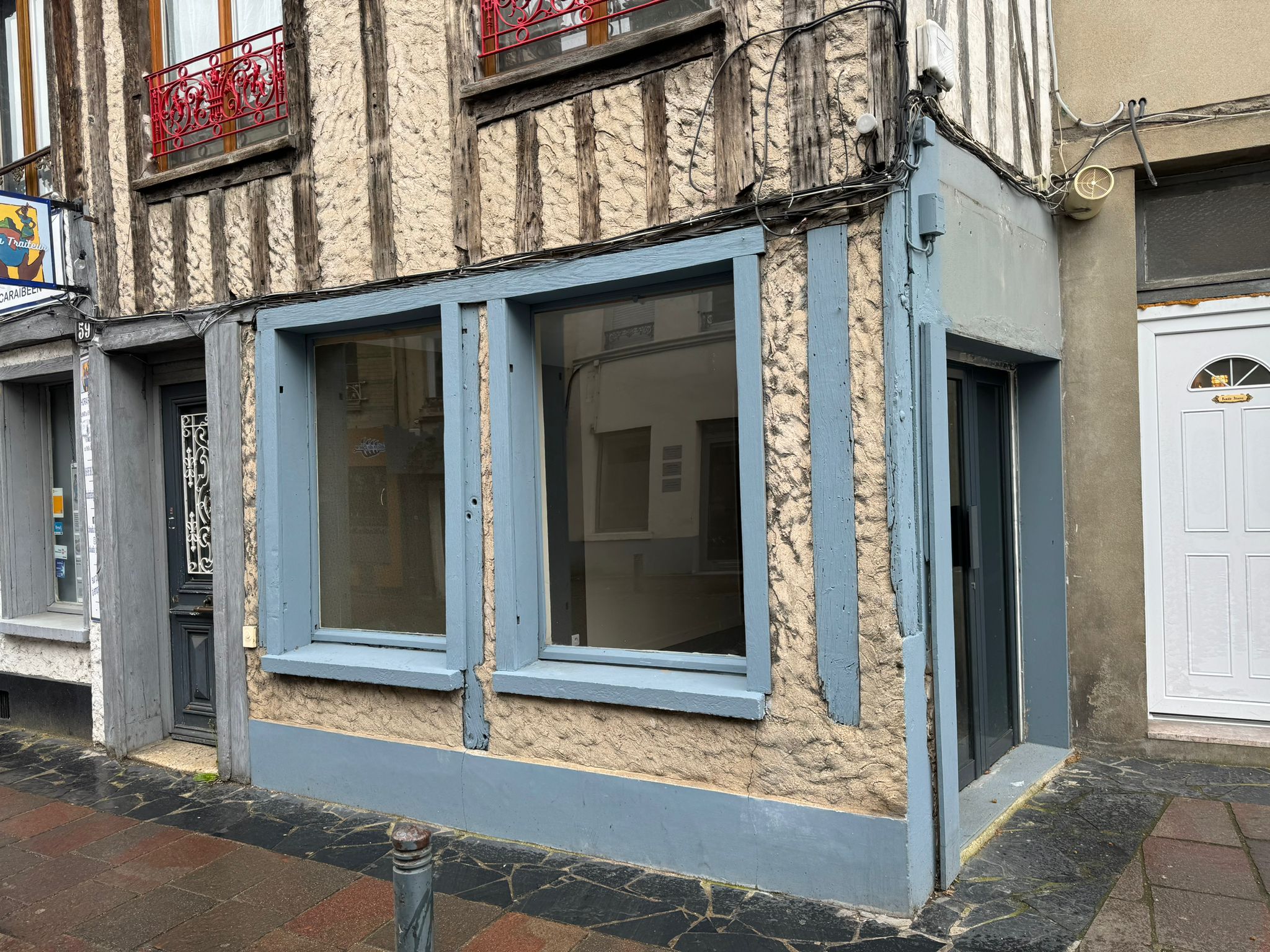 WhatsApp Image 2025-09-14 à 19.55.41_49a6d88d WhatsApp Image 2025-09-14 à 19.55.41_49a6d88d